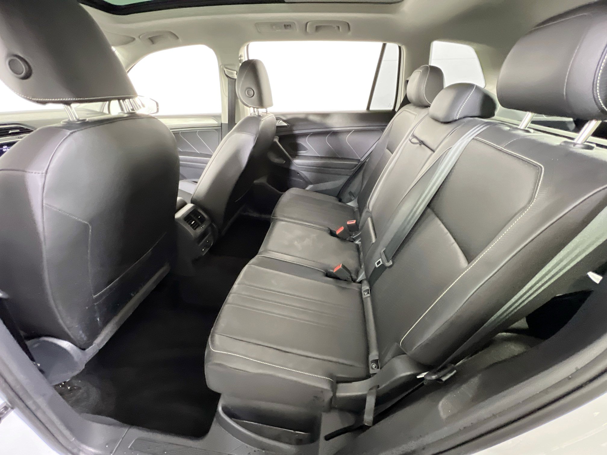 Used 2022 Volkswagen Tiguan SE AWD/4WD image 24