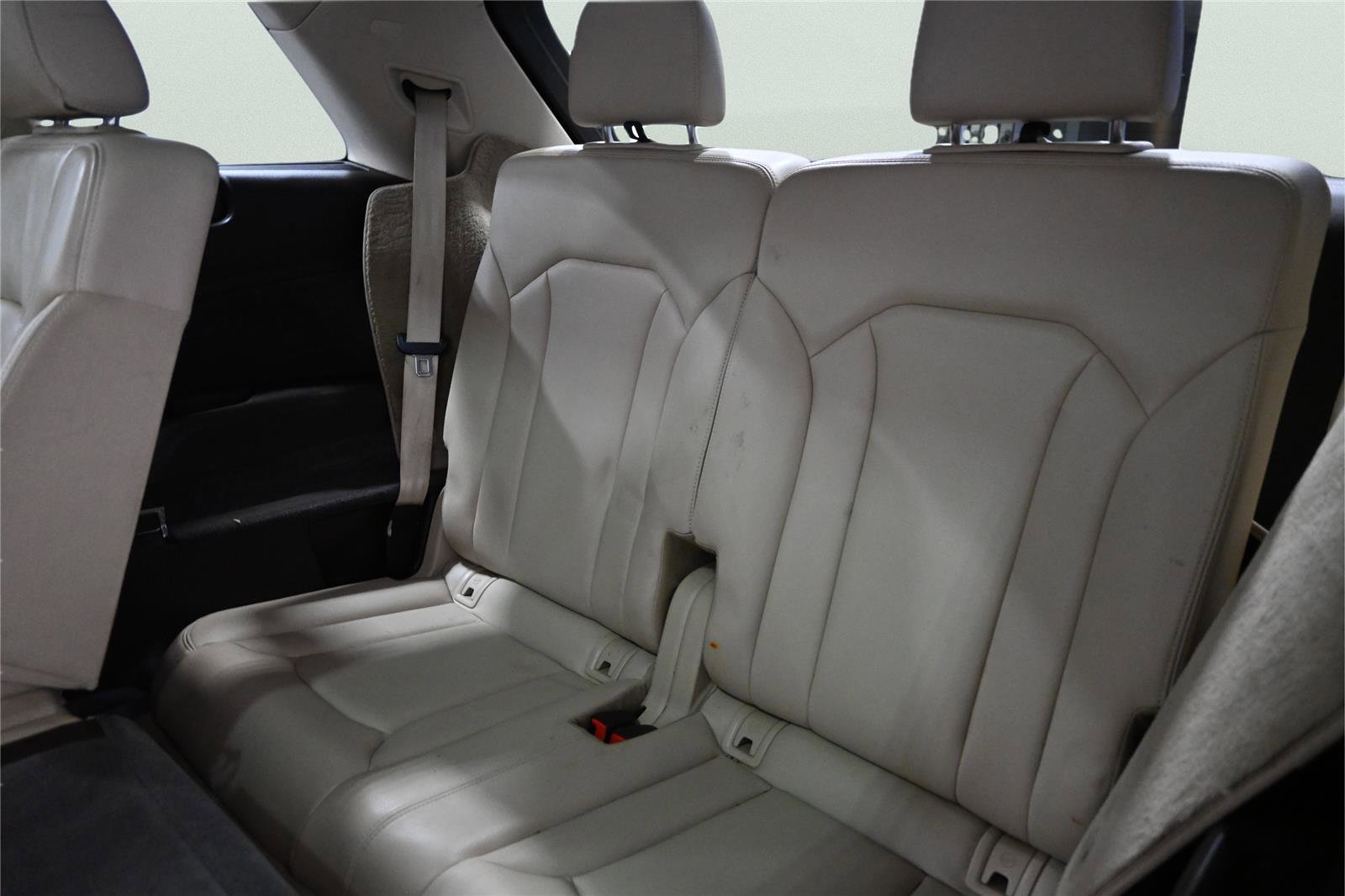 Used 2018 Audi Q7 3.0T Premium AWD/4WD image 33