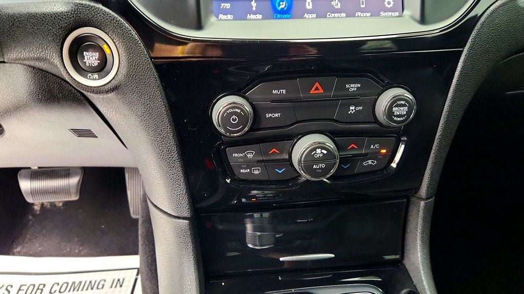 Used 2019 Chrysler 300 S RWD image 17