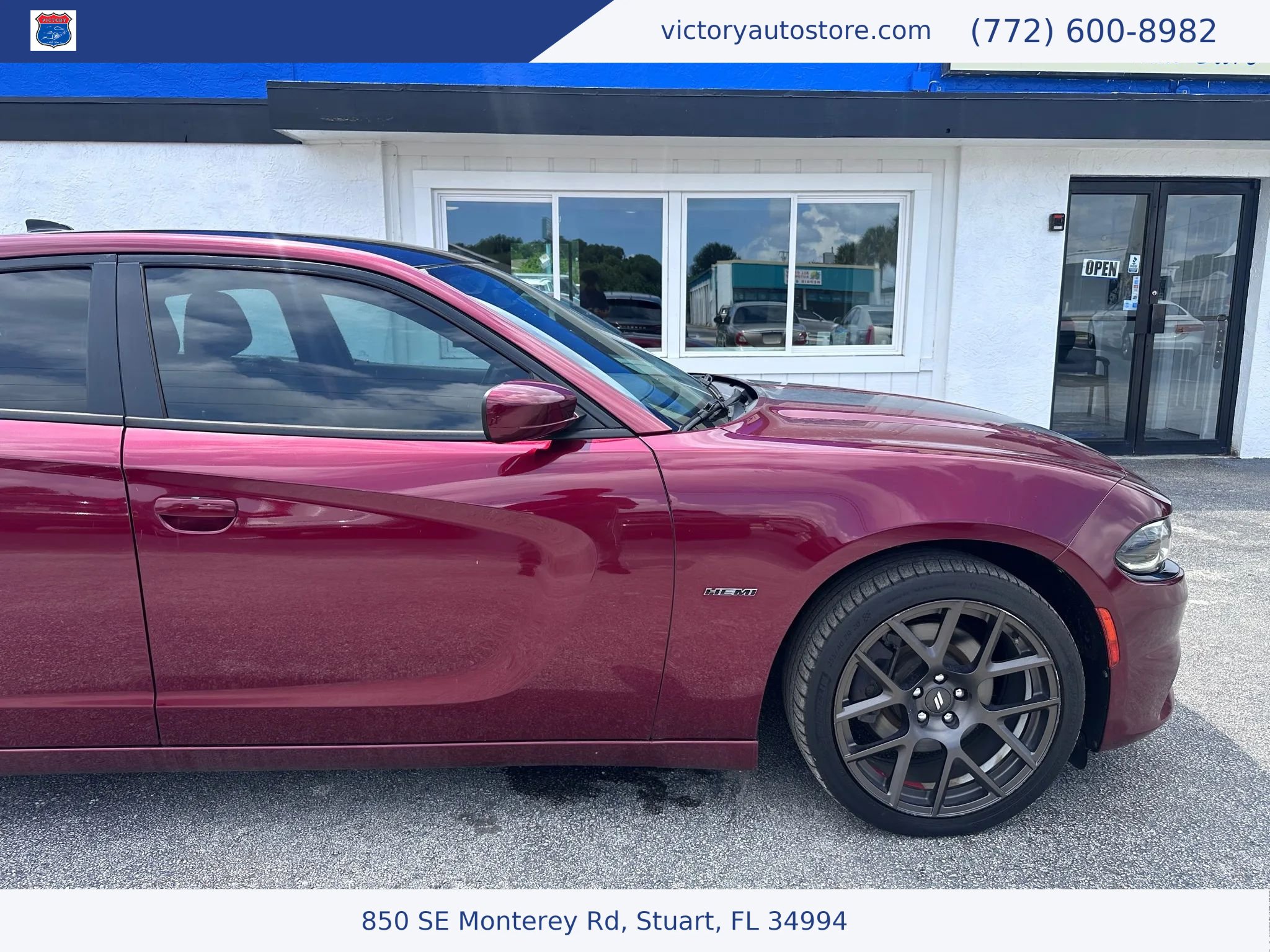 Used 2018 Dodge Charger R/T w/ Navigation & Travel Group image 12