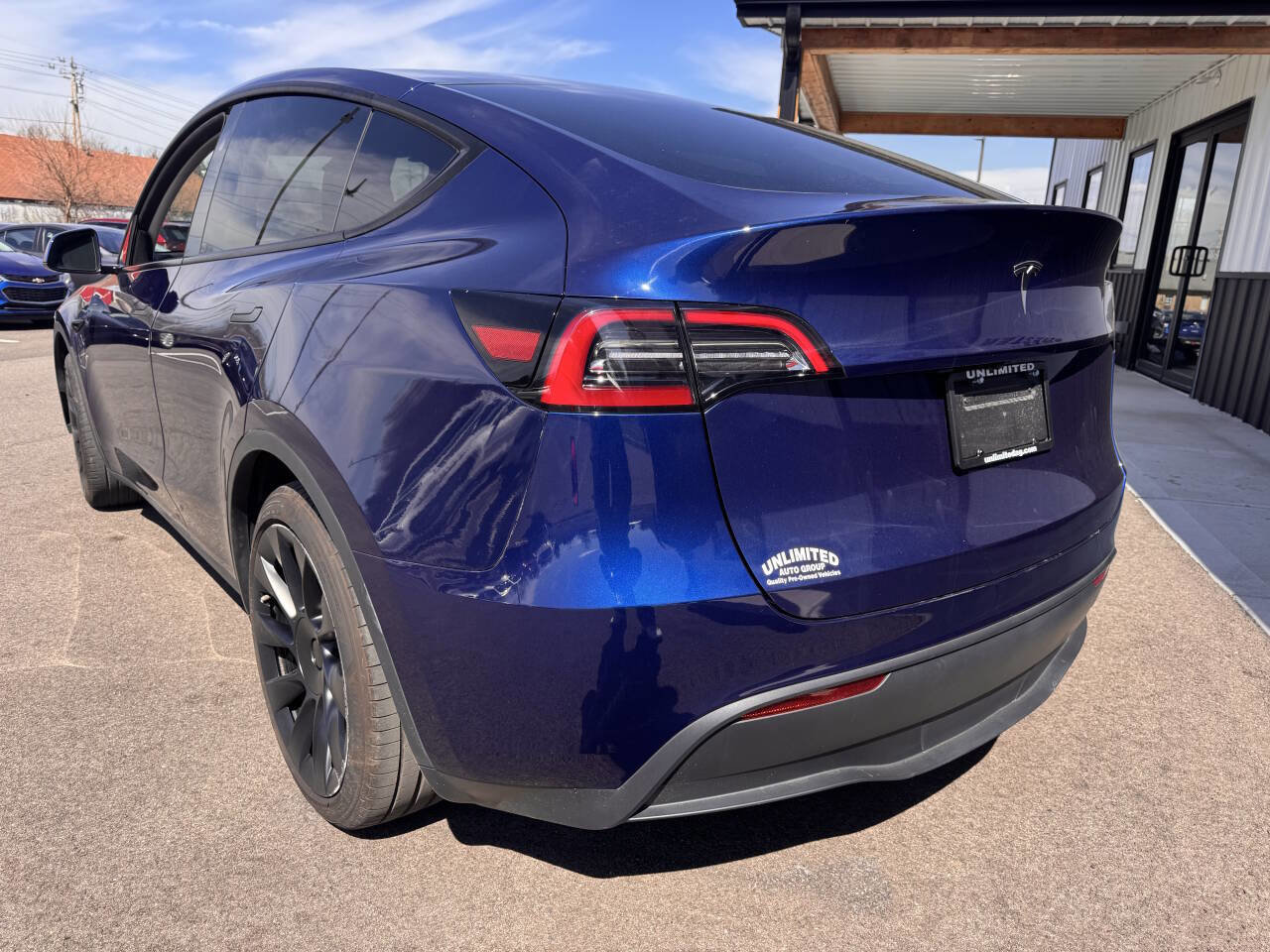 Used 2024 Tesla Model Y Long Range 4dr Crossover image 10