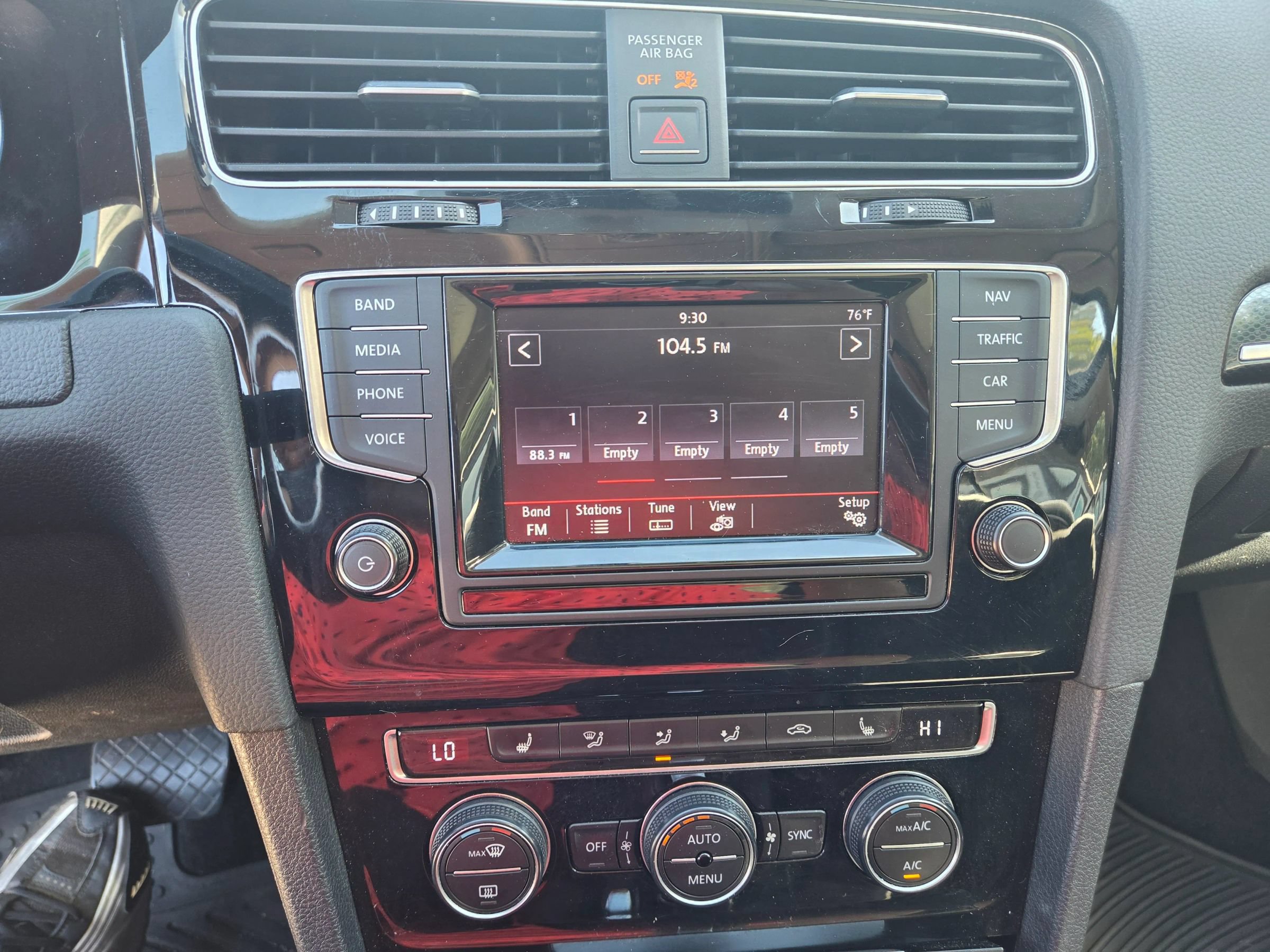 Used 2015 Volkswagen Golf SEL w/ Lighting Package (SEL) FWD image 18