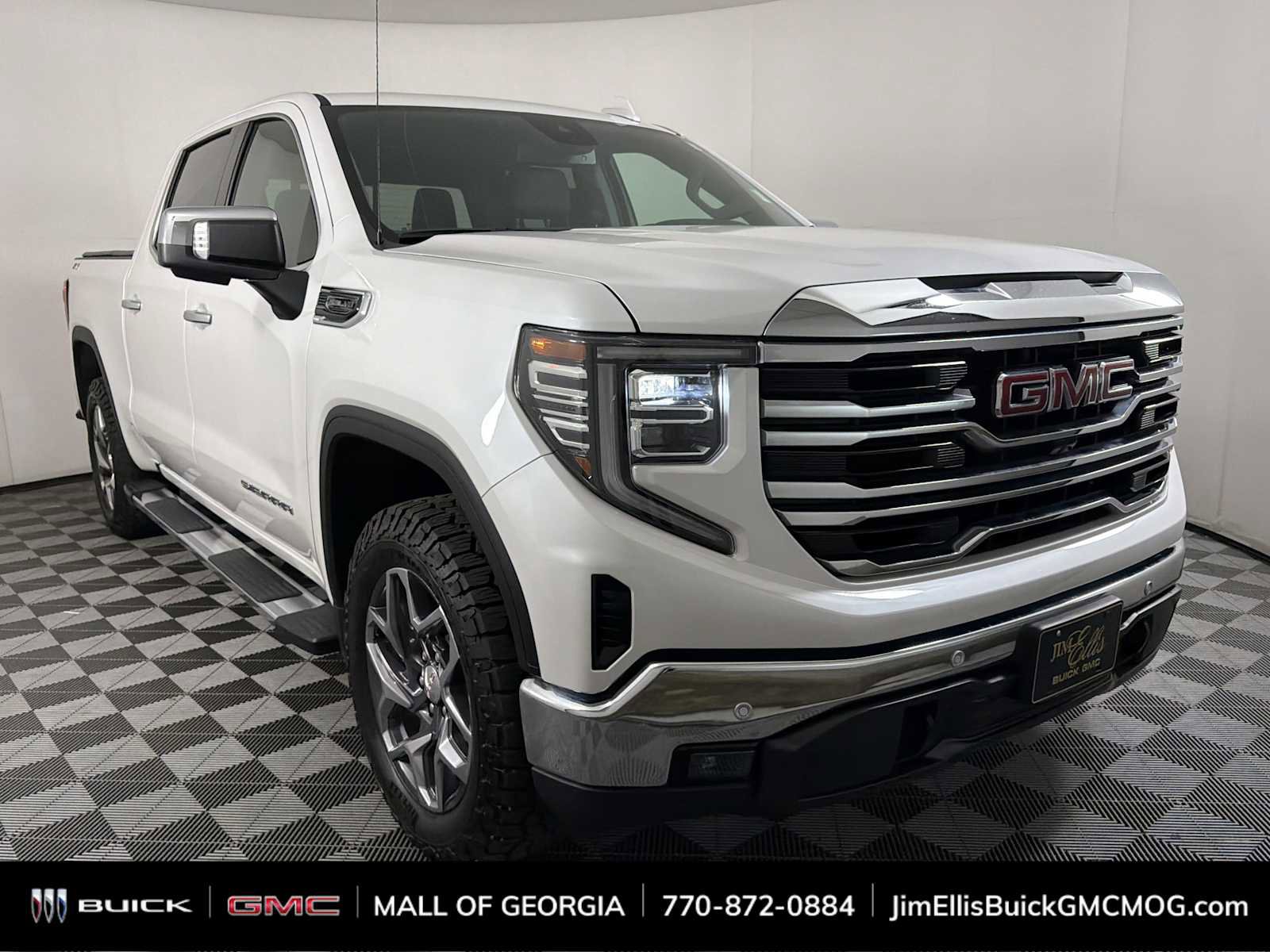 Certified 2024 GMC Sierra 1500 SLT w/ SLT Premium Package image 1