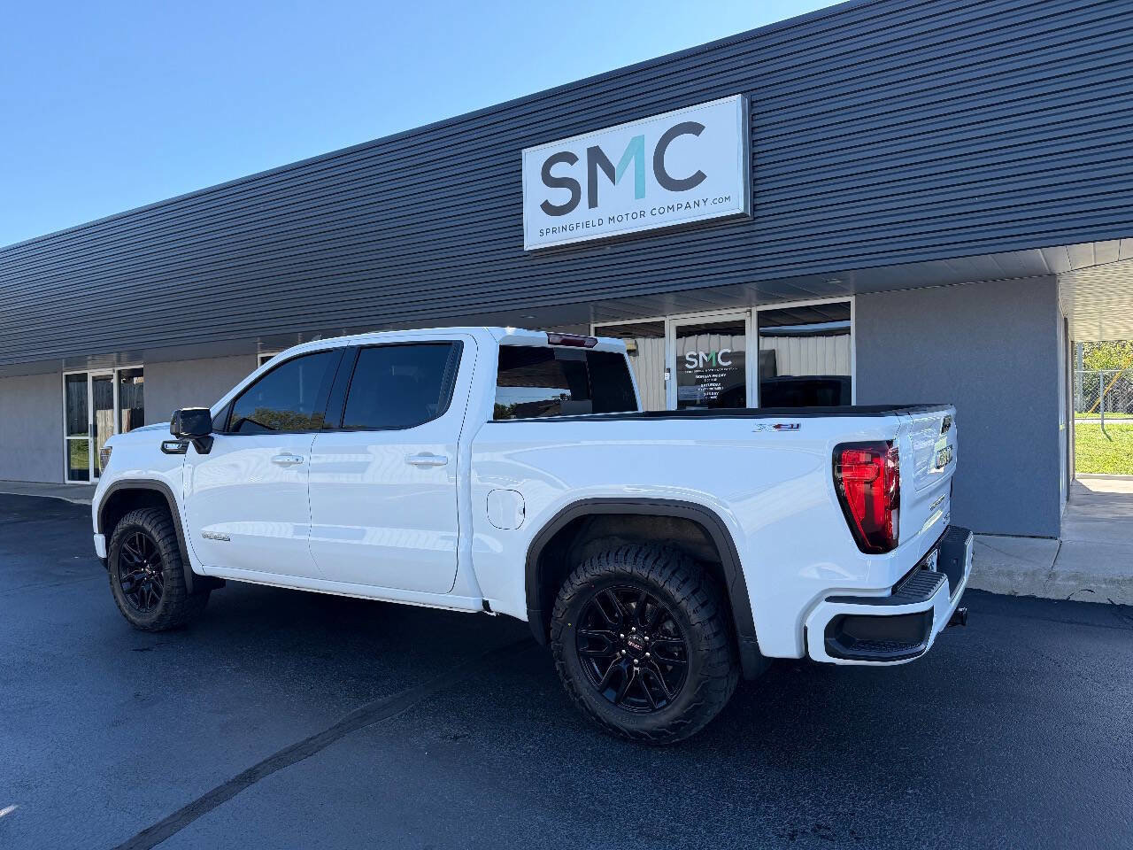 Used 2022 GMC Sierra 1500 Elevation w/ Elevation Premium Package image 10