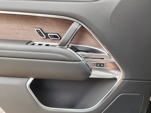 New 2025 Land Rover Range Rover SE image 15