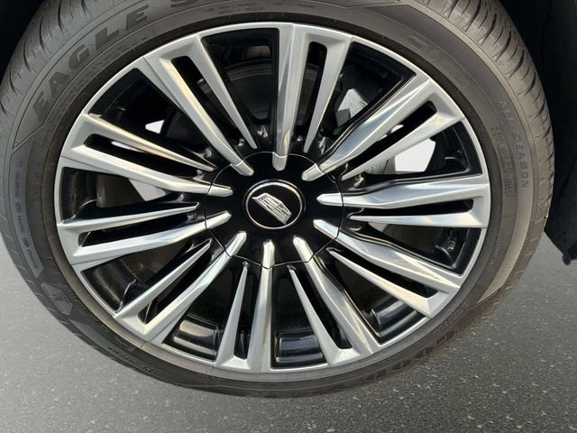 Used 2026 Cadillac Vistiq Premium Luxury image 10