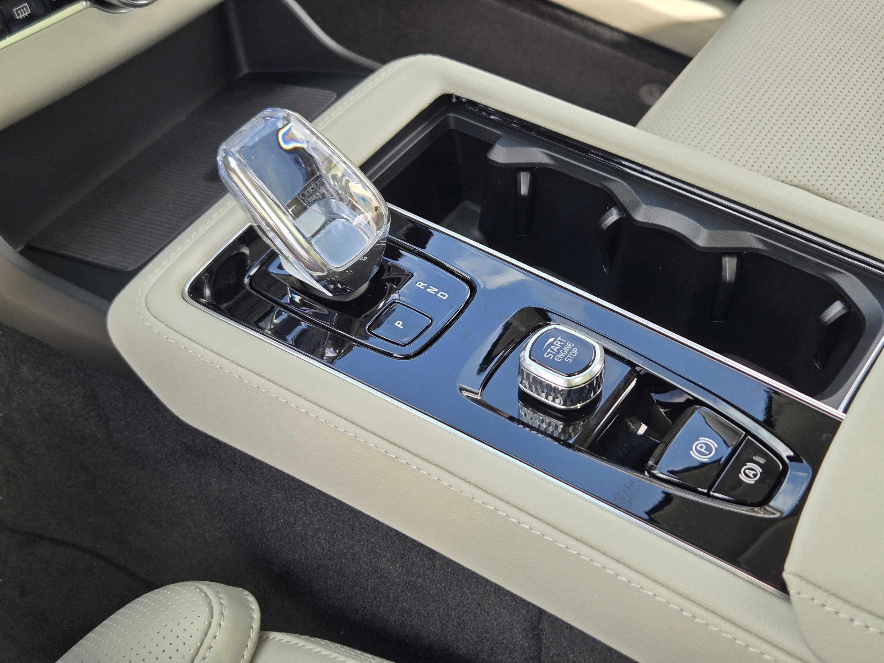 New 2026 Volvo XC90 B6 Ultra w/ Protection Package image 15