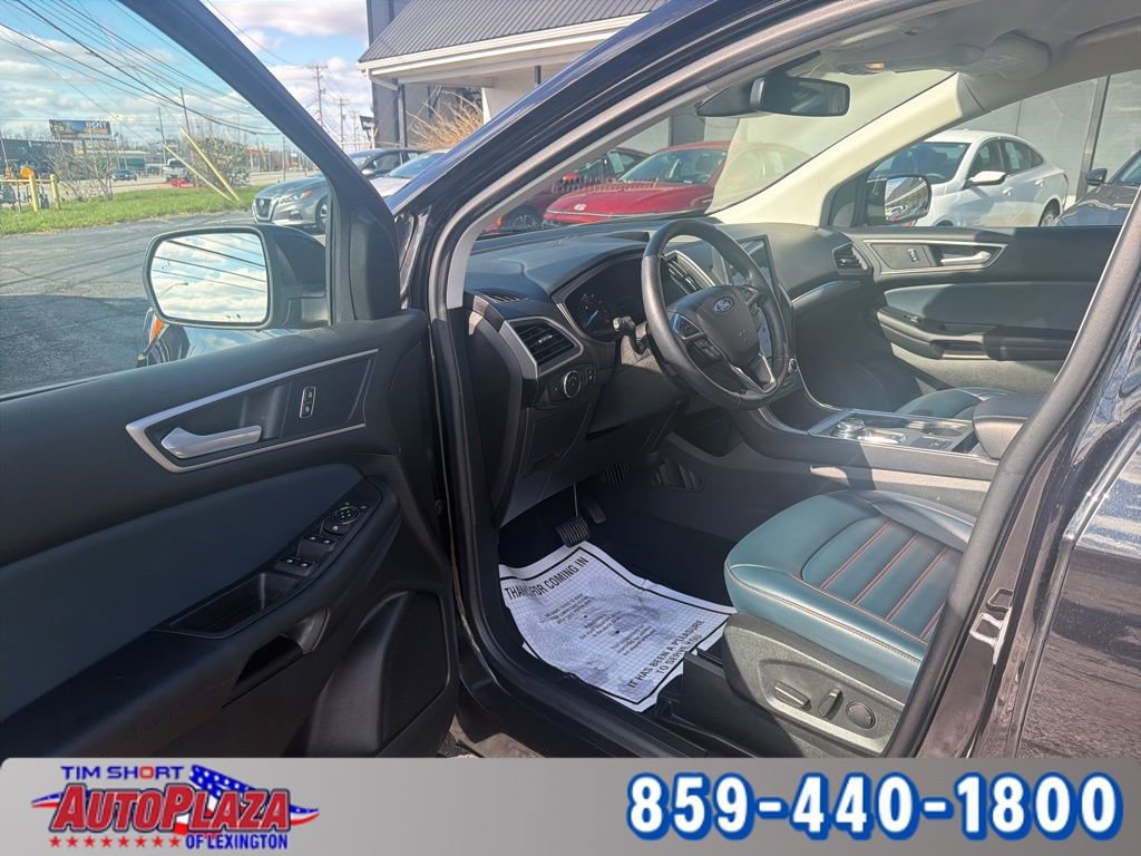 Used 2022 Ford Edge SEL w/ Sport Appearance Package AWD/4WD image 3