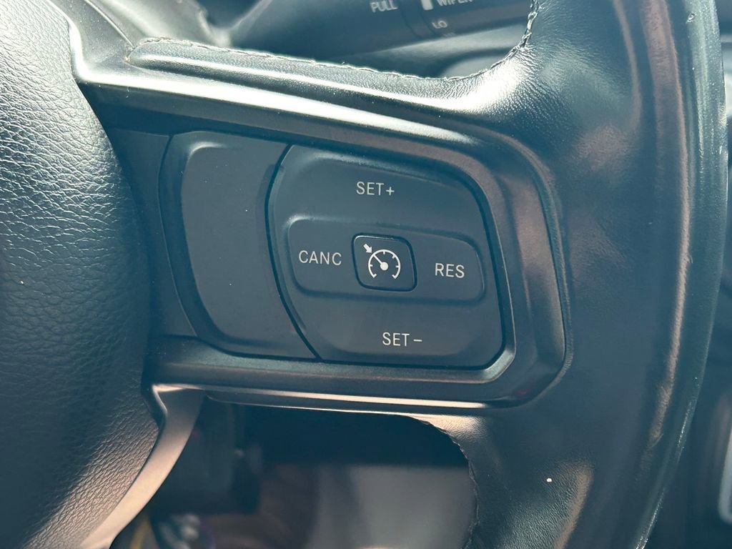 Used 2022 Jeep Gladiator Willys image 36