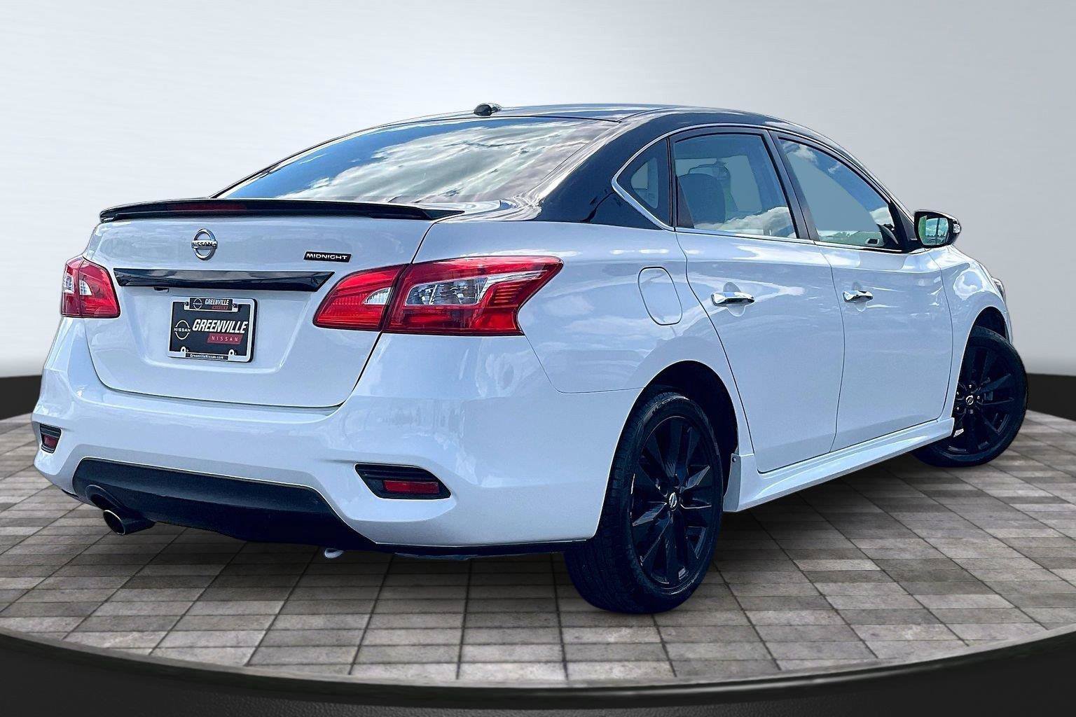 Used 2018 Nissan Sentra SR w/ SR Midnight Edition Package FWD image 14