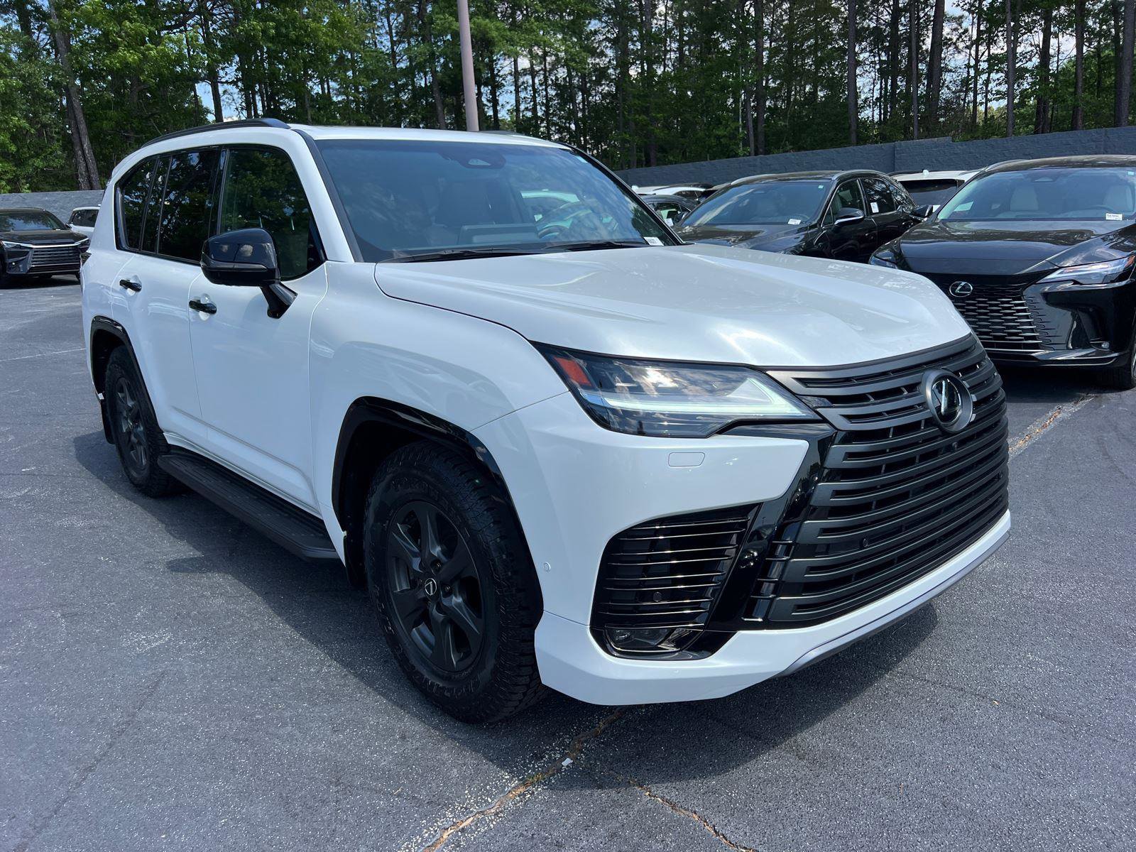 Used 2025 Lexus LX 700h Overtrail AWD/4WD image 4