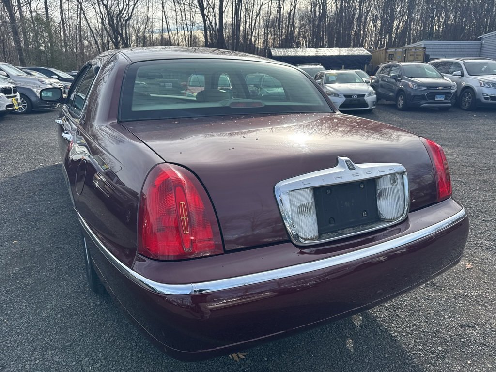 Used 2000 Lincoln Town Car Cartier image 15