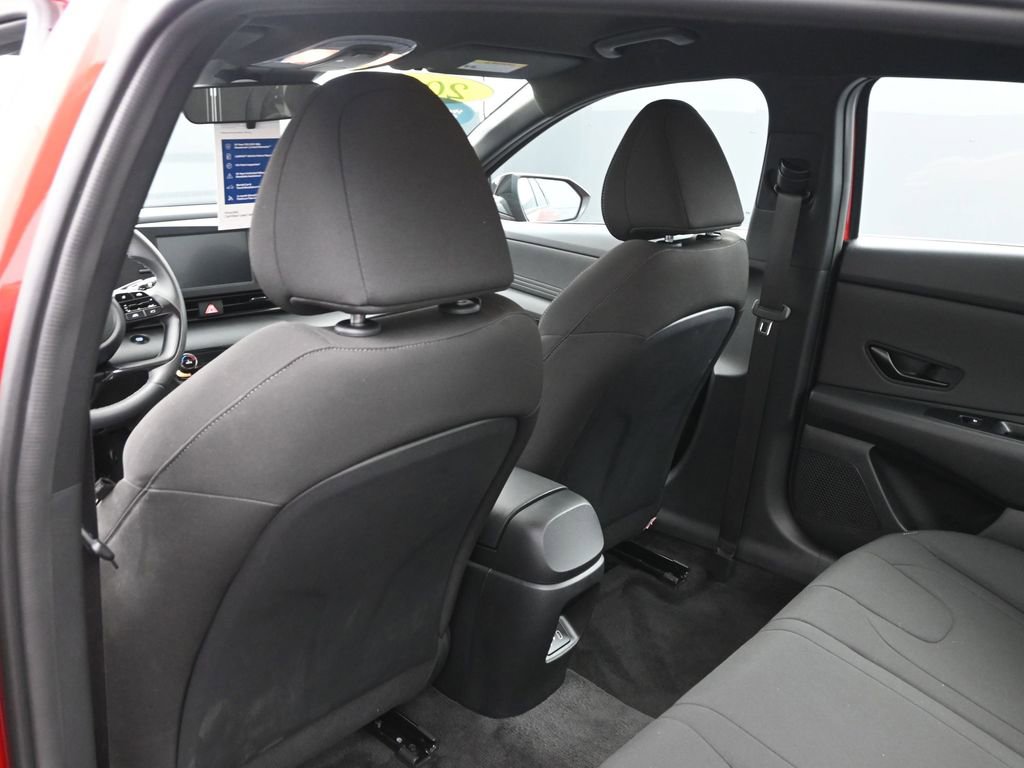 Certified 2025 Hyundai Elantra Sport image 22