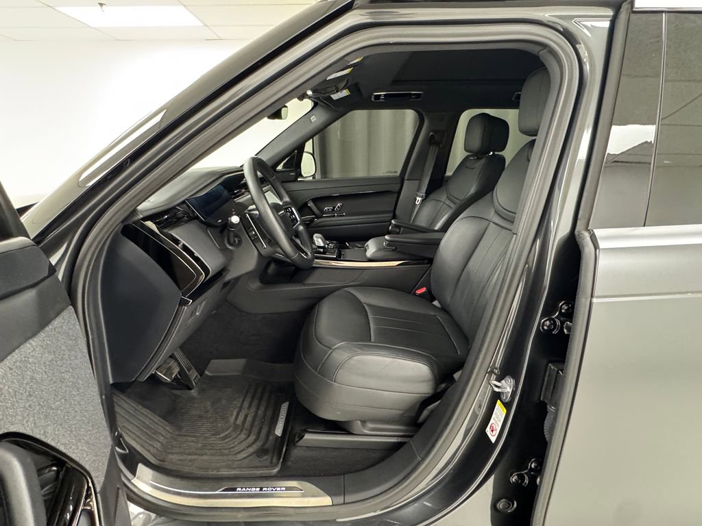 Used 2023 Land Rover Range Rover Sport SE image 10