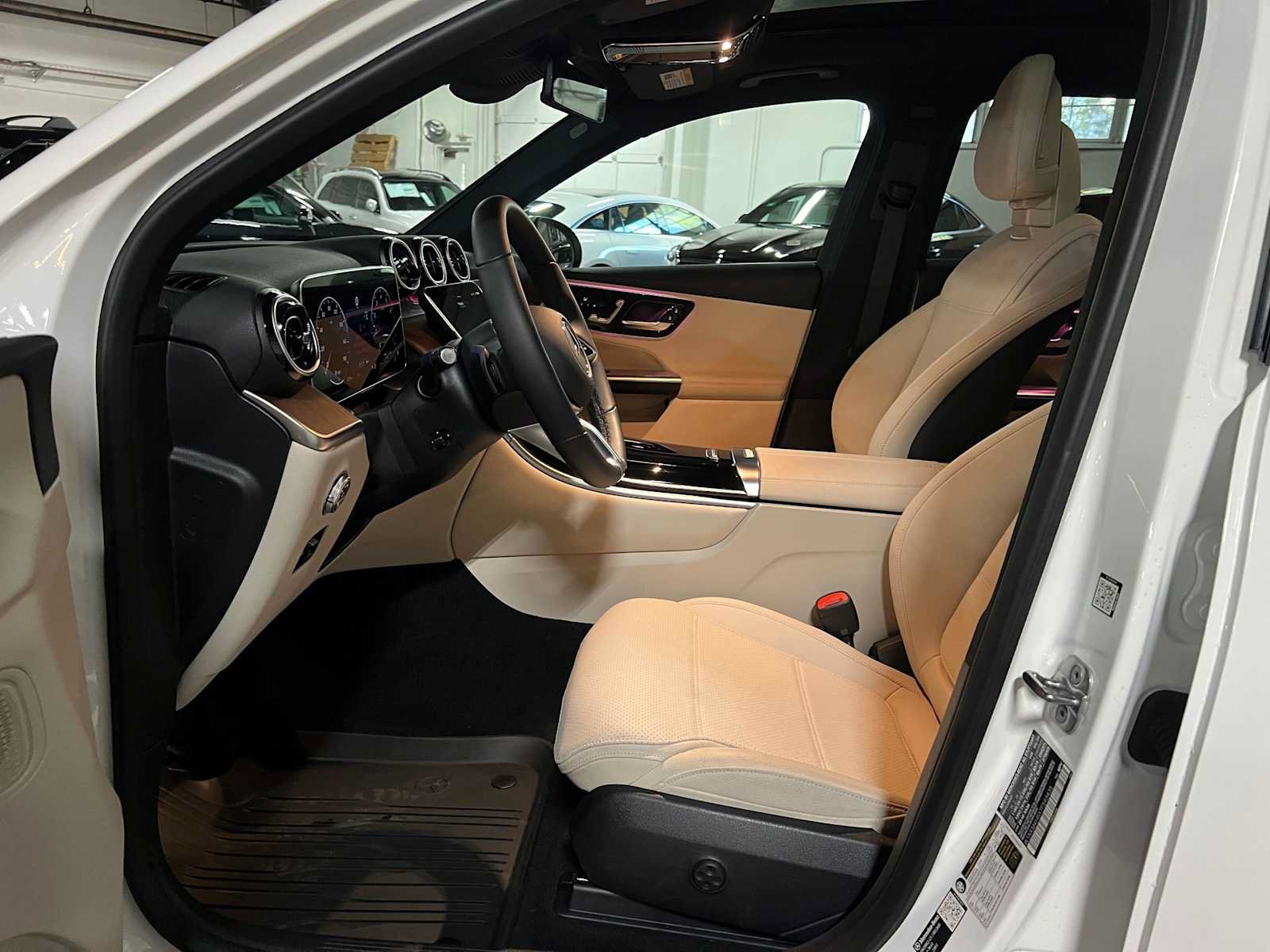 Used 2026 Mercedes-Benz GLC 300 4MATIC image 23