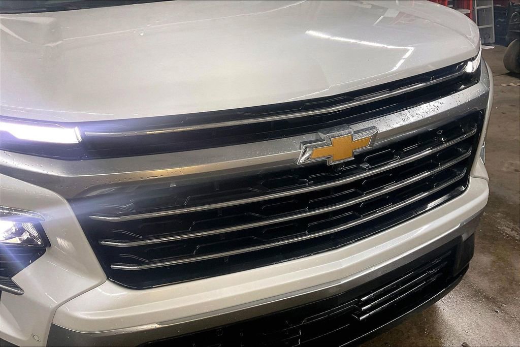 Used 2024 Chevrolet Traverse RS image 34