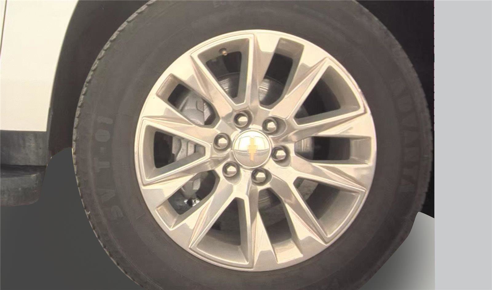 Used 2023 Chevrolet Suburban Premier image 19