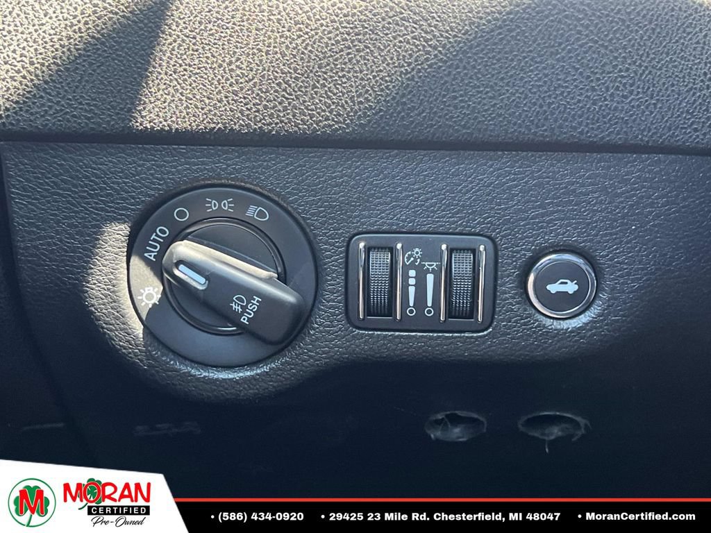 Used 2019 Dodge Charger SXT AWD/4WD image 25