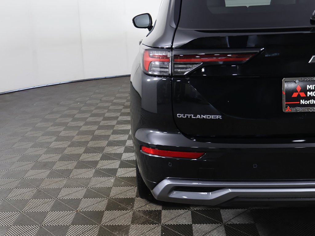Used 2025 Mitsubishi Outlander SEL AWD/4WD image 18