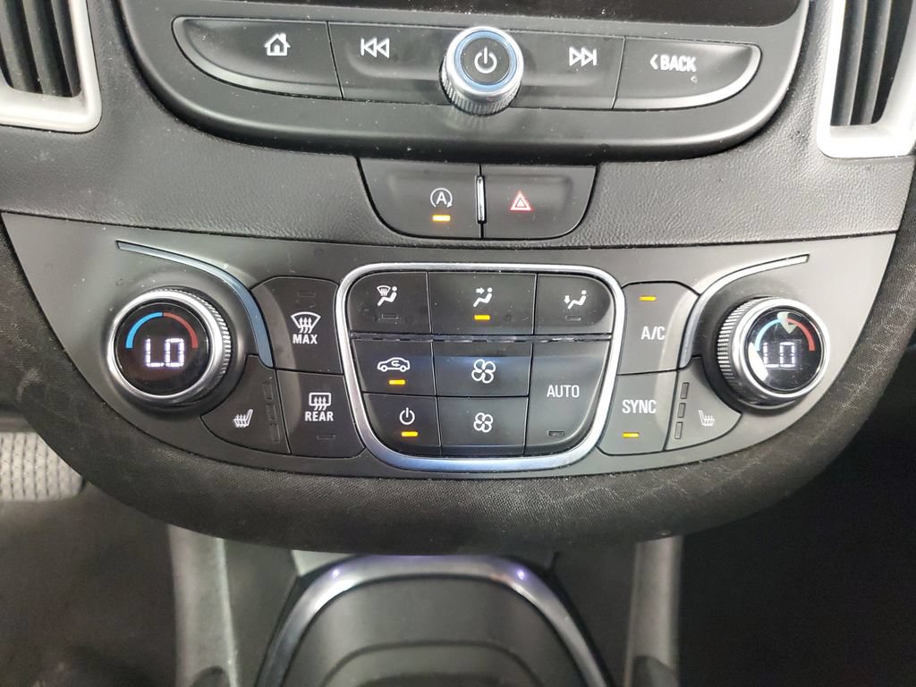 Used 2022 Chevrolet Malibu LT FWD image 19
