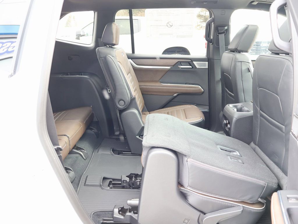 New 2026 GMC Acadia Denali Ultimate w/ LPO, Floor Liner Package image 39