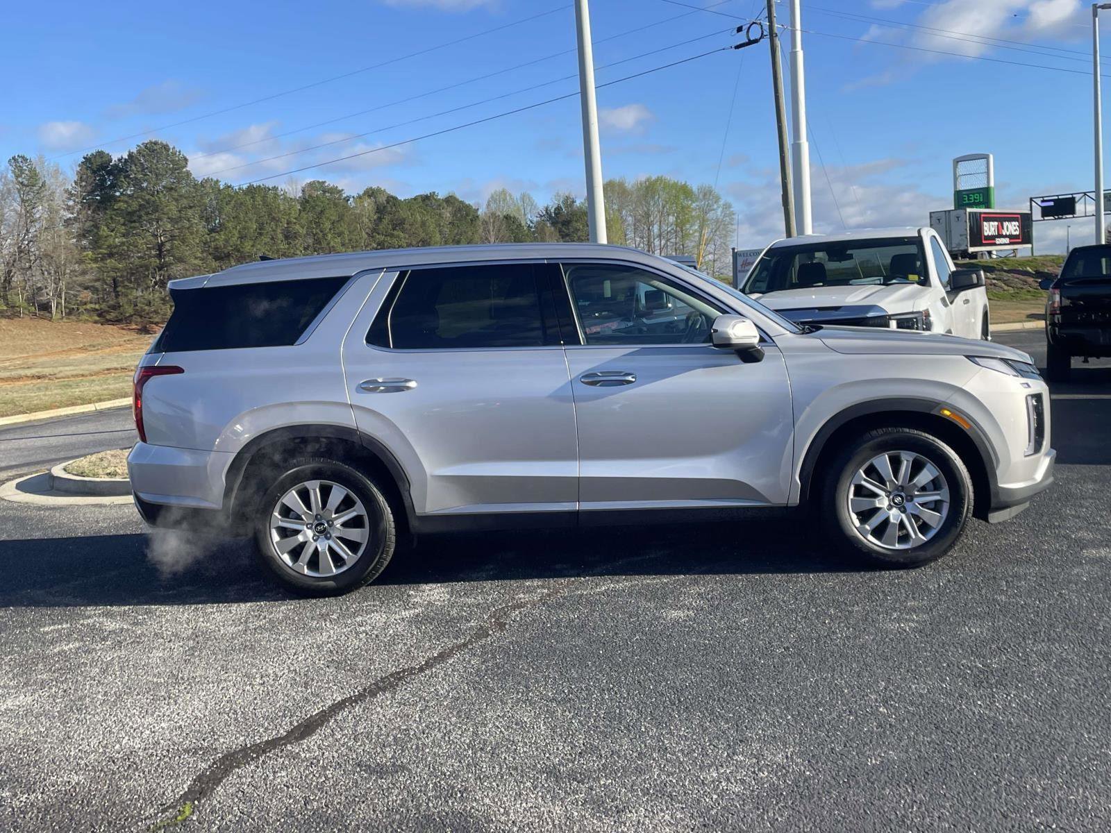 Used 2025 Hyundai Palisade SEL image 2