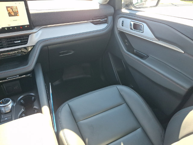 Certified 2025 Ford Explorer Active w/ Active Comfort Package AWD/4WD image 19