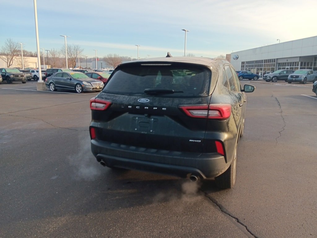 Used 2025 Ford Escape ST-Line image 8