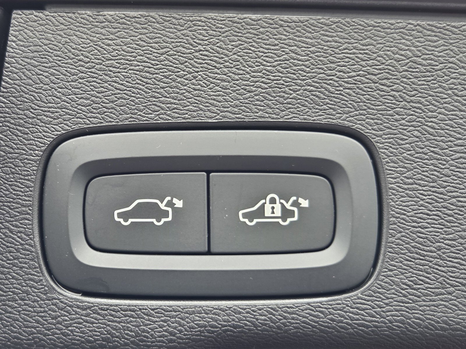 Used 2021 Volvo XC60 T5 Inscription w/ Advanced Package image 32