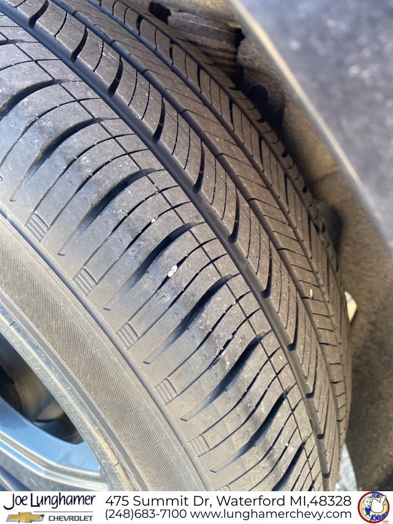 Used 2023 Chevrolet Equinox RS w/ LPO, Floor Liner Package image 11