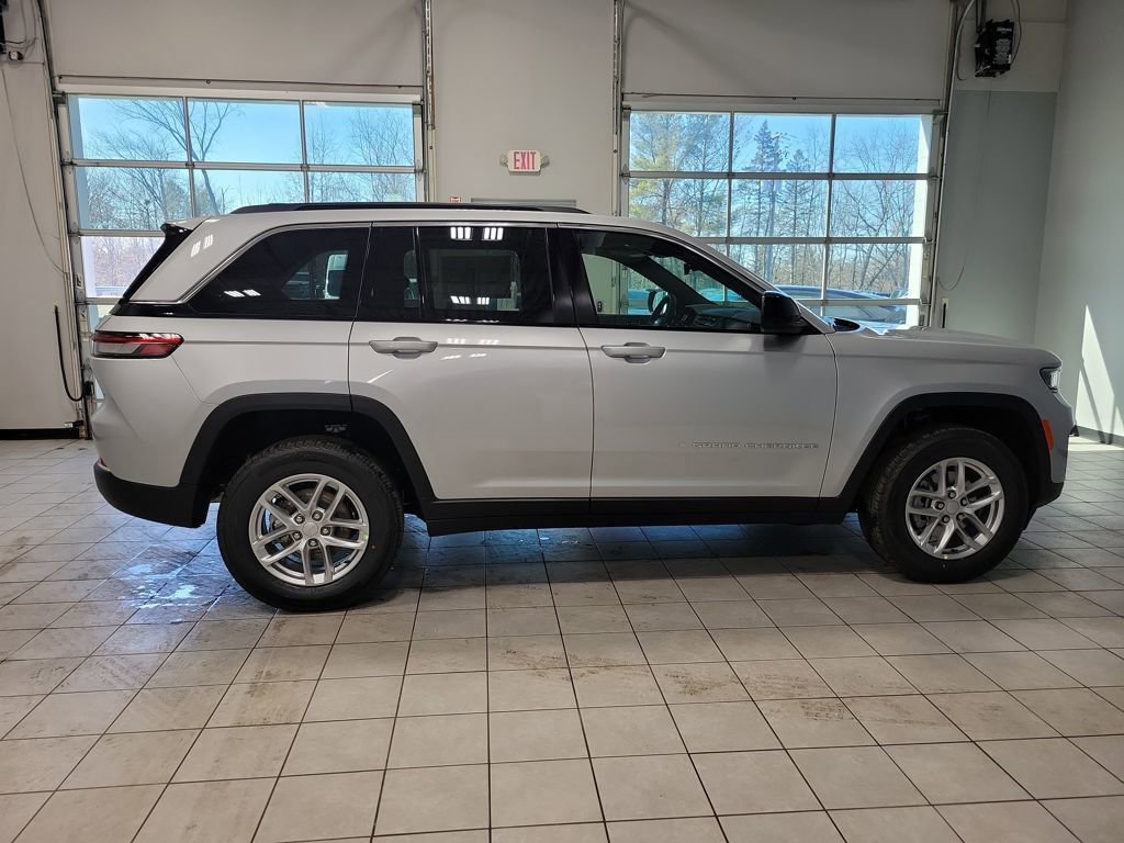 New 2026 Jeep Grand Cherokee Laredo X AWD/4WD image 4