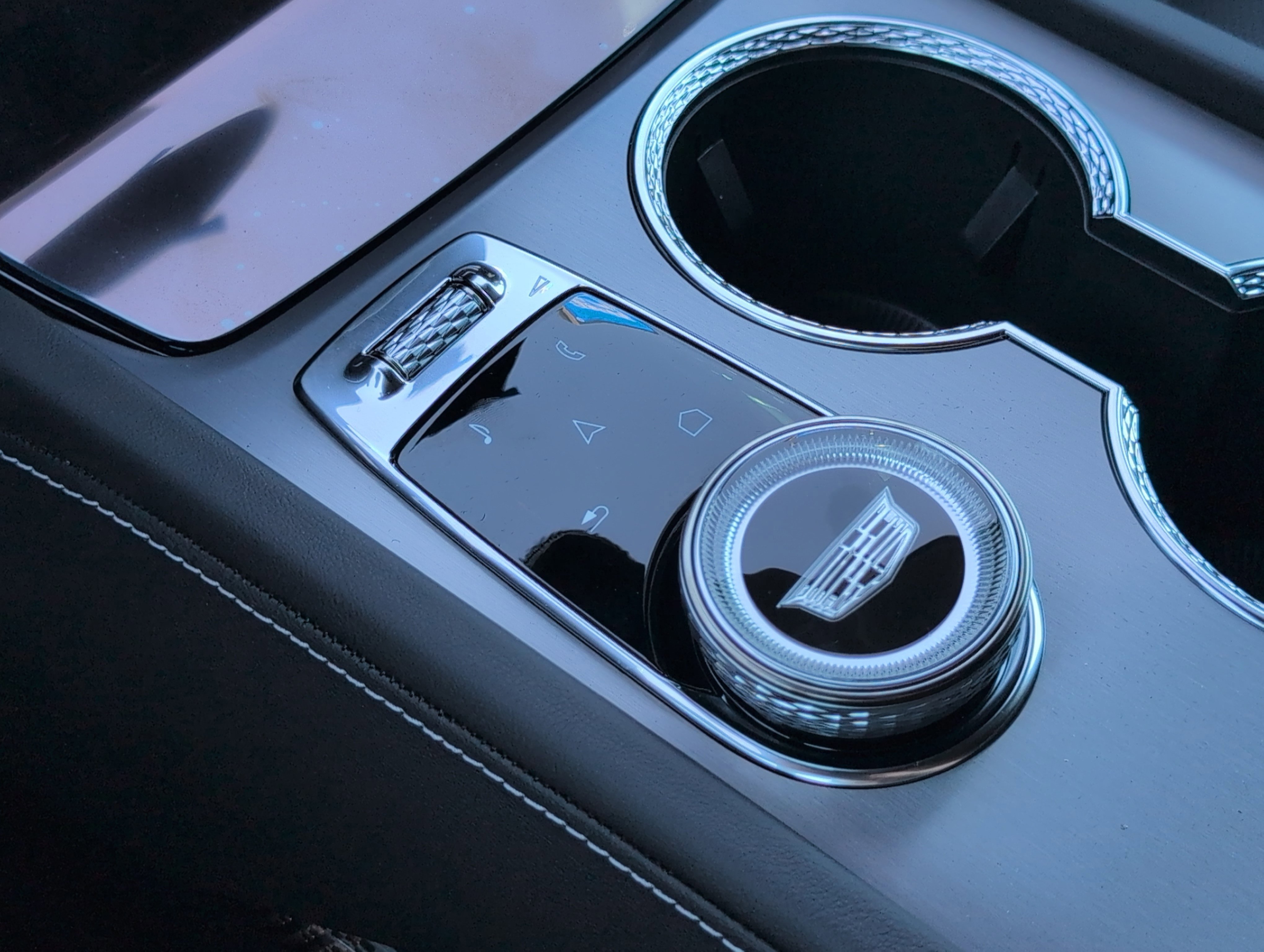 New 2026 Cadillac Vistiq Sport image 16