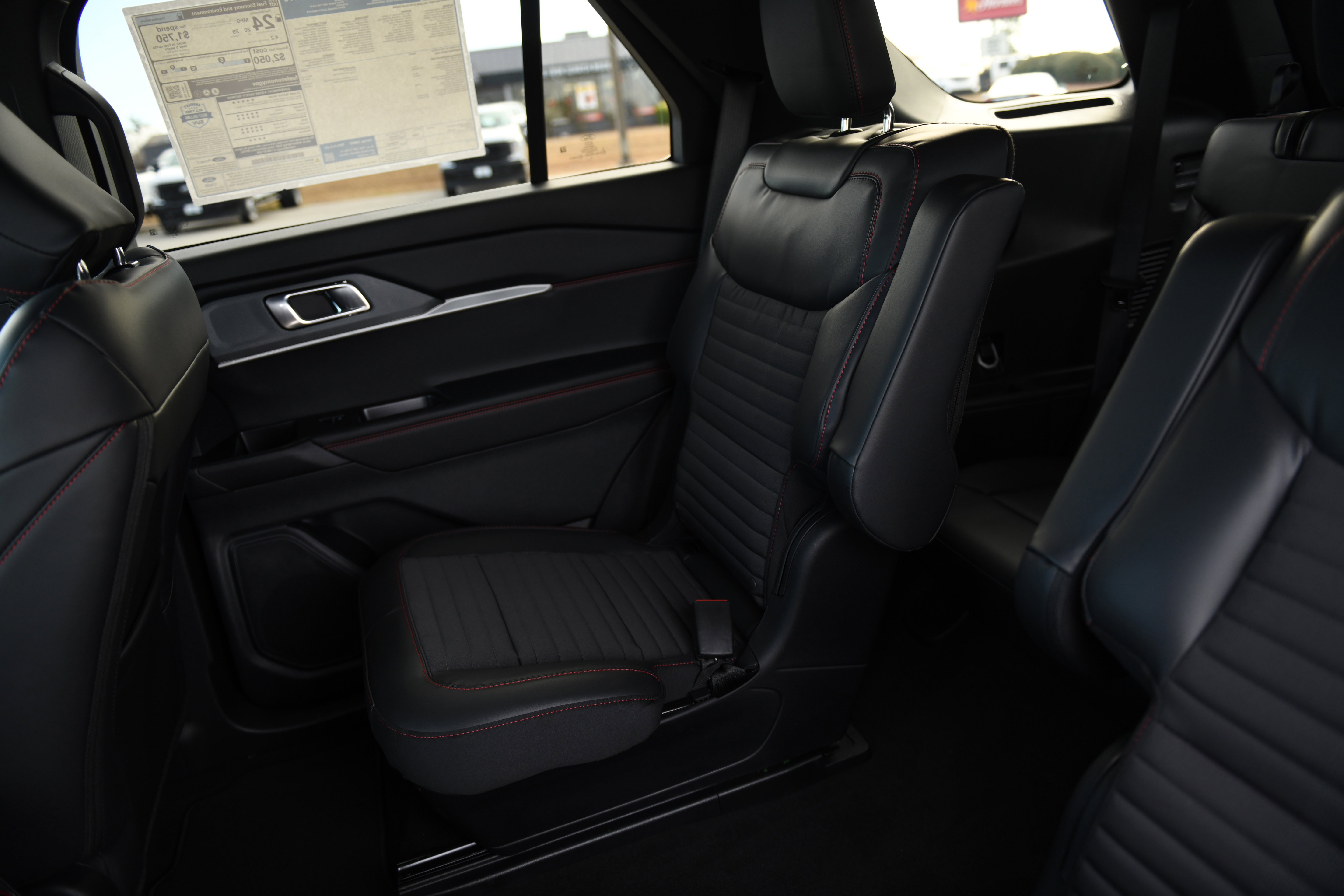 New 2026 Ford Explorer ST-Line w/ ST-Line Street Pack image 14