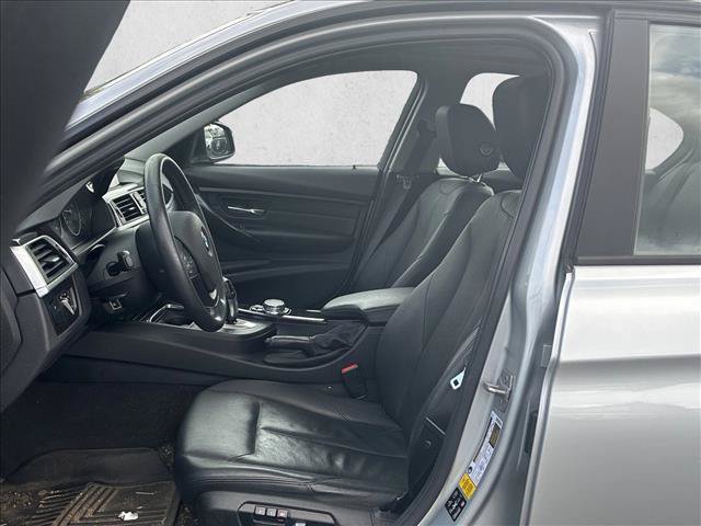 Used 2016 BMW 320i xDrive Sedan AWD/4WD image 10