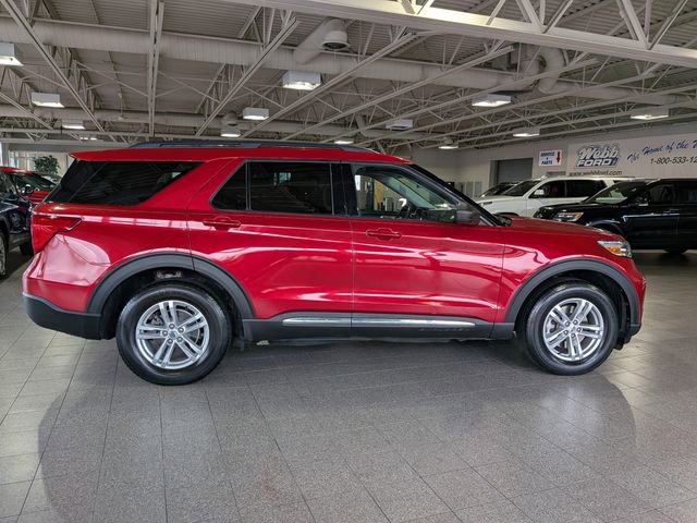 Used 2020 Ford Explorer XLT w/ Equipment Group 202A AWD/4WD image 9