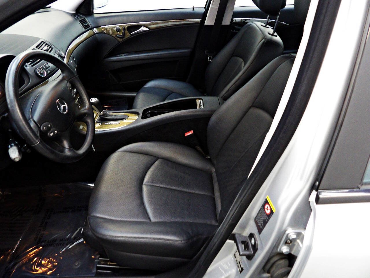 Used 2007 Mercedes-Benz E 350 4MATIC Sedan image 8