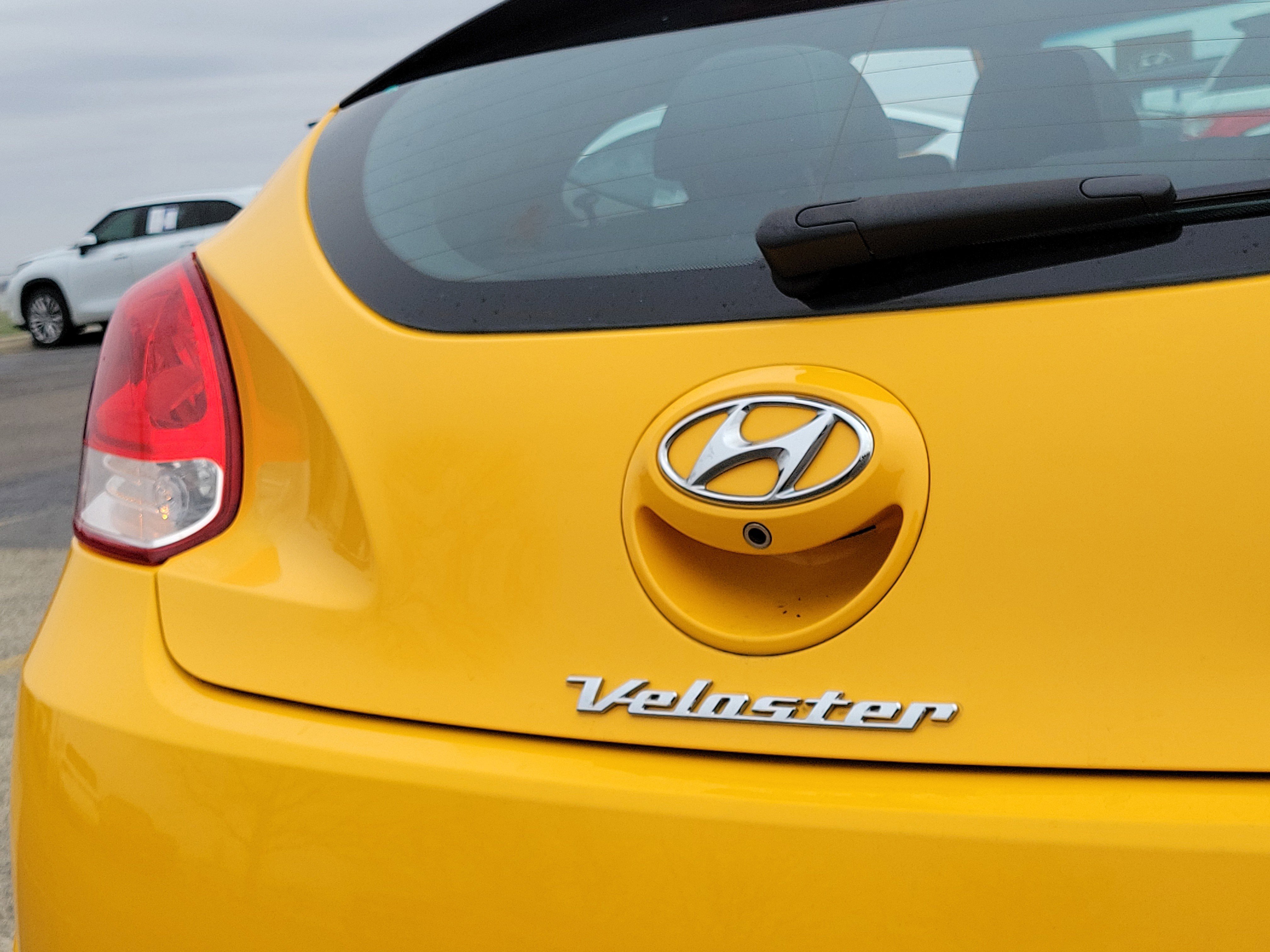 Used 2016 Hyundai Veloster w/ Option Group 02 image 6