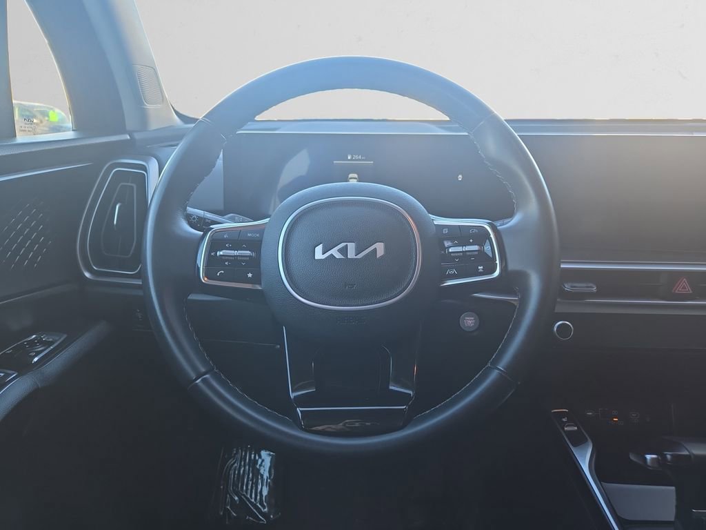 Used 2024 Kia Sorento S image 13