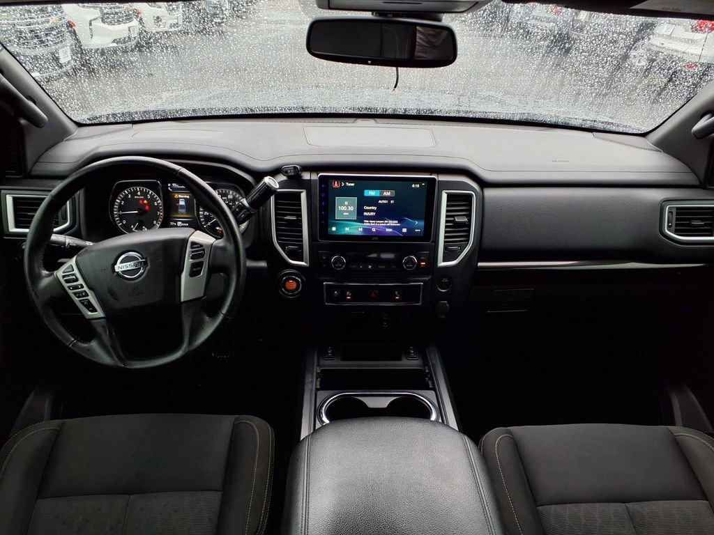Used 2018 Nissan Titan SV w/ SV Convenience Package RWD image 3