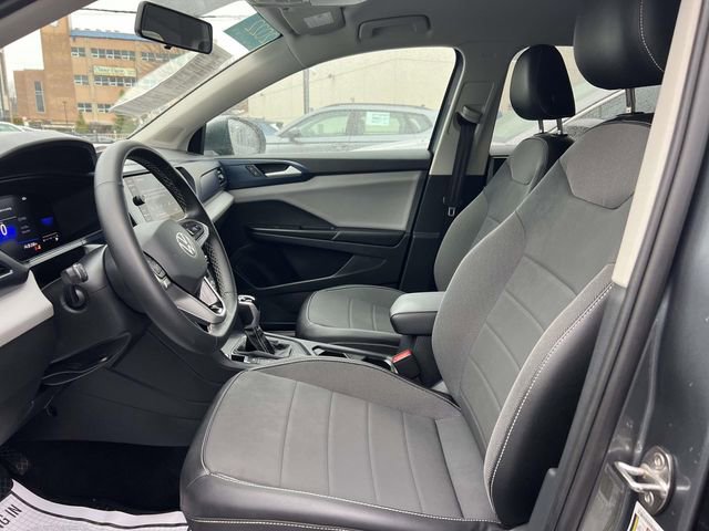 Certified 2022 Volkswagen Taos SE image 17