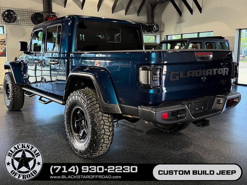 Used 2025 Jeep Gladiator Sport AWD/4WD image 9