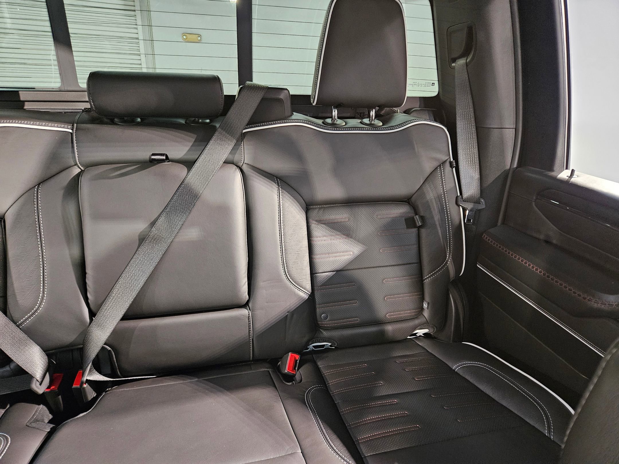 Used 2025 GMC Sierra 2500 AT4X image 14