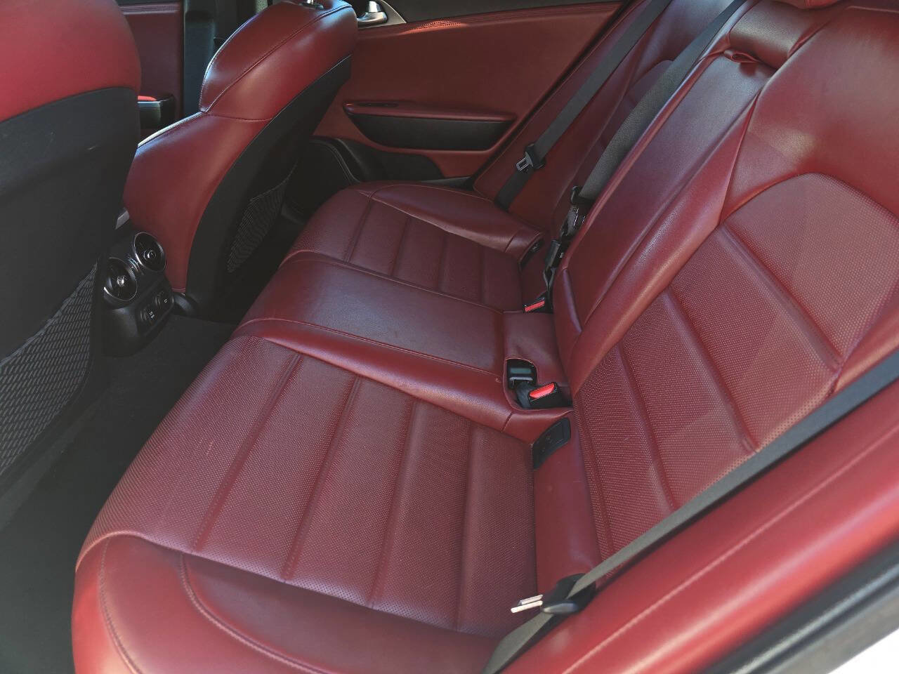 Used 2019 Kia Stinger GT2 image 18