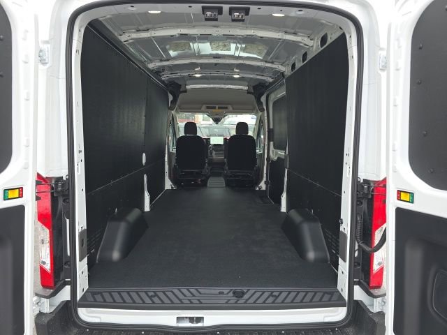 New 2026 Ford Transit 250 148 Medium Roof w/ Load Area Protection Package RWD image 13