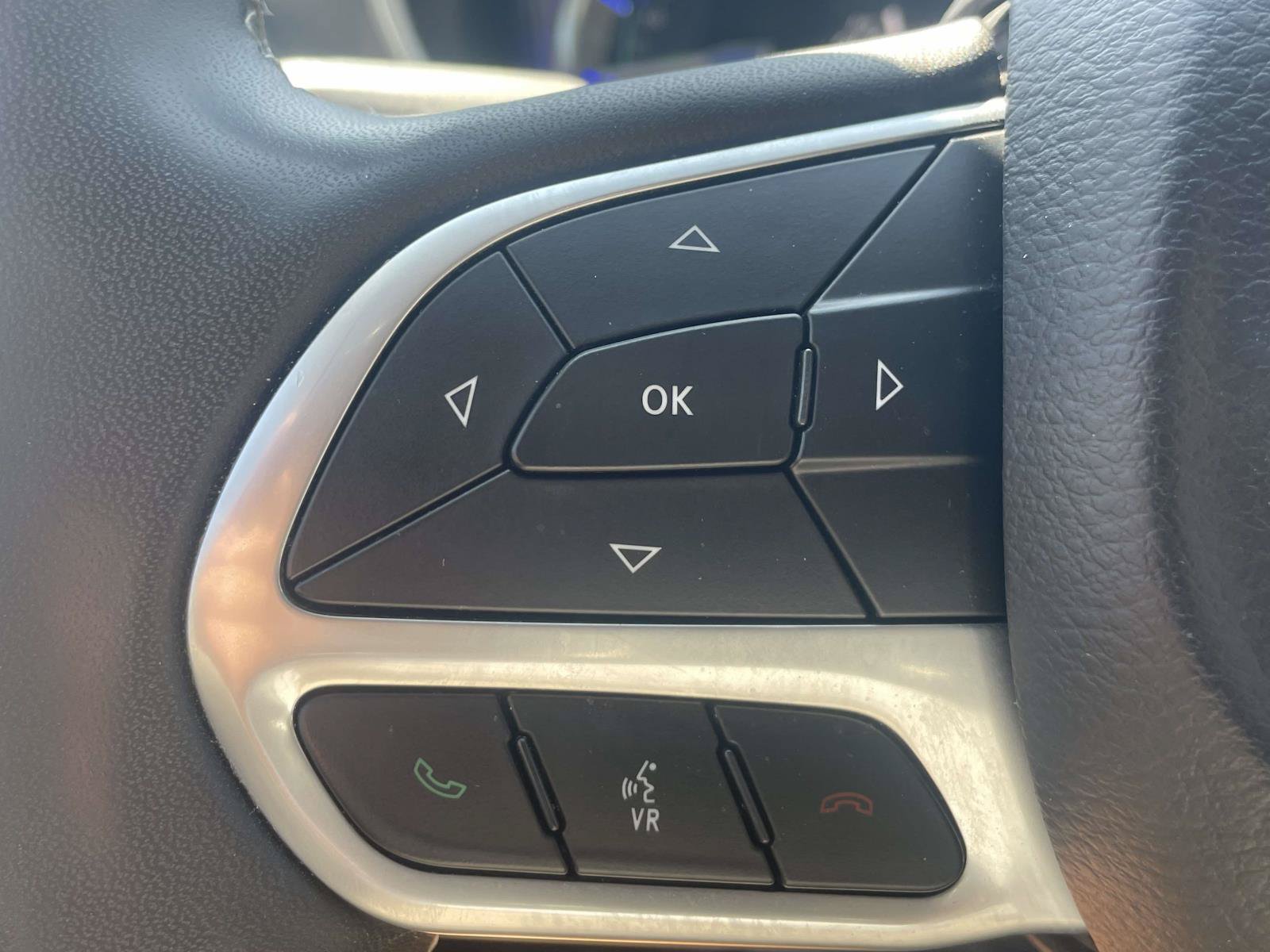 Used 2023 Chrysler Pacifica Touring-L FWD image 21