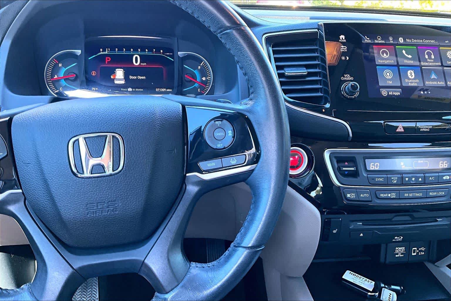 Used 2022 Honda Pilot Touring image 27