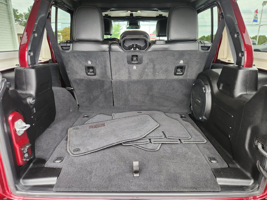 Used 2021 Jeep Wrangler Unlimited Sahara AWD/4WD image 14