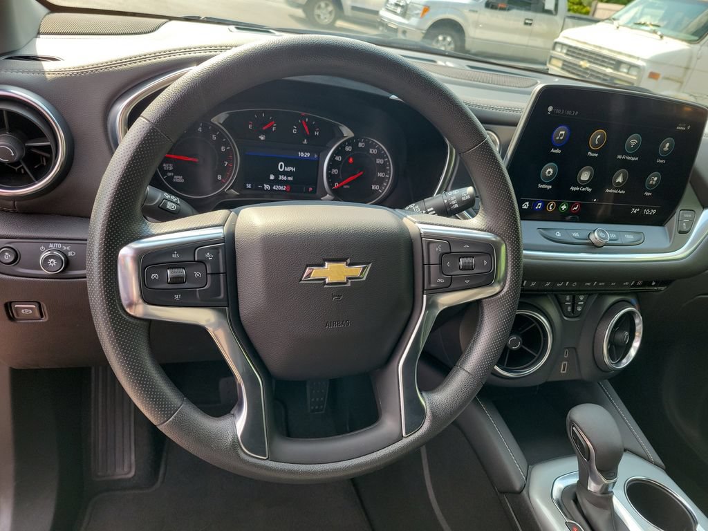 Used 2025 Chevrolet Blazer LT AWD/4WD image 25
