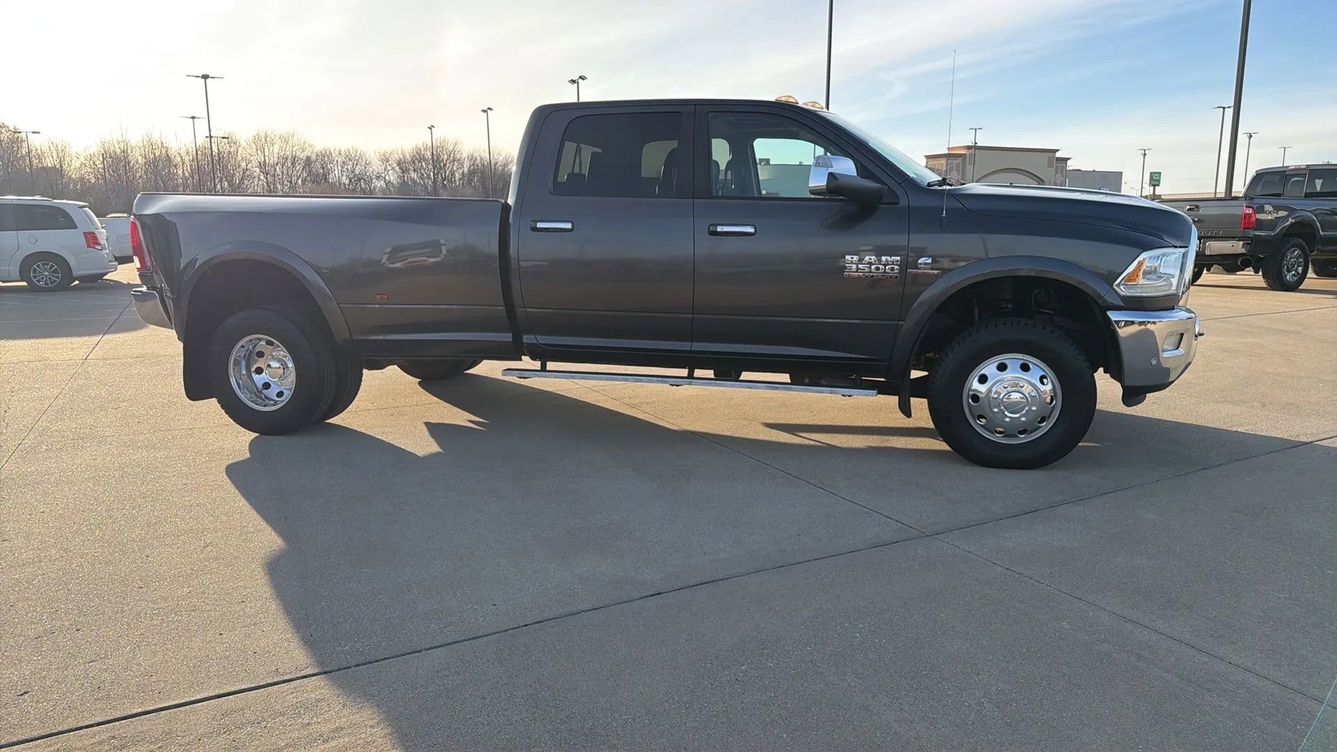 Used 2016 RAM 3500 Laramie image 27