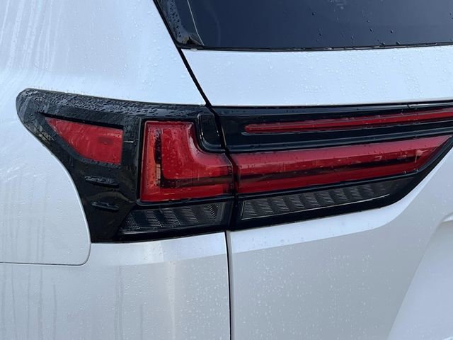 Certified 2024 Lexus LX 600 4WD w/ Appearance Package image 10
